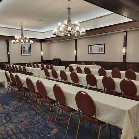 Holiday Inn Brookfield - Milwaukee By Ihg Exterior photo