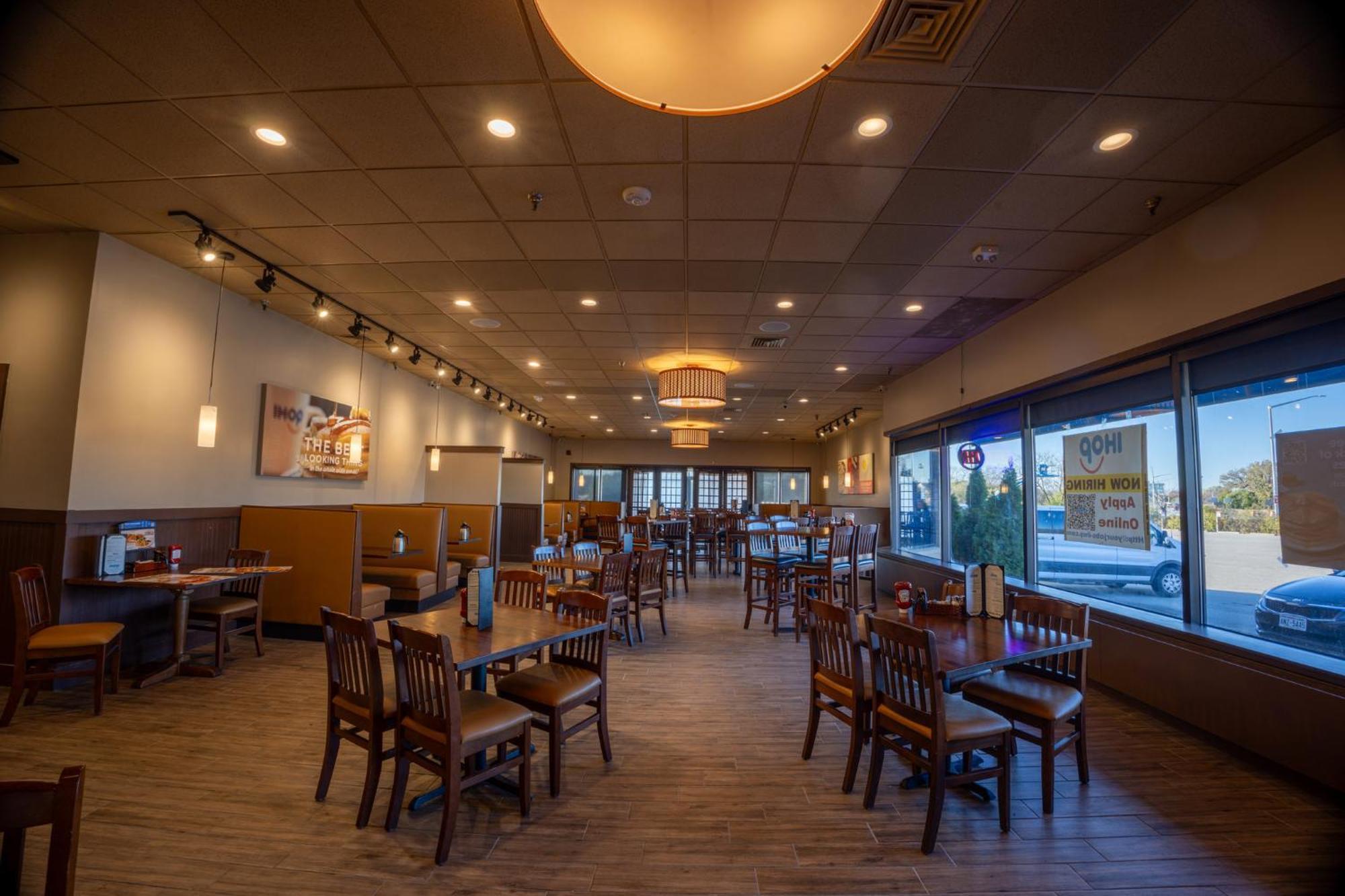 Holiday Inn Brookfield - Milwaukee By Ihg Exterior photo