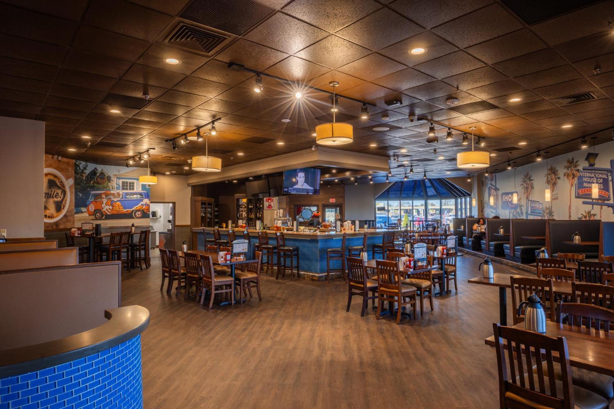 Holiday Inn Brookfield - Milwaukee By Ihg Exterior photo