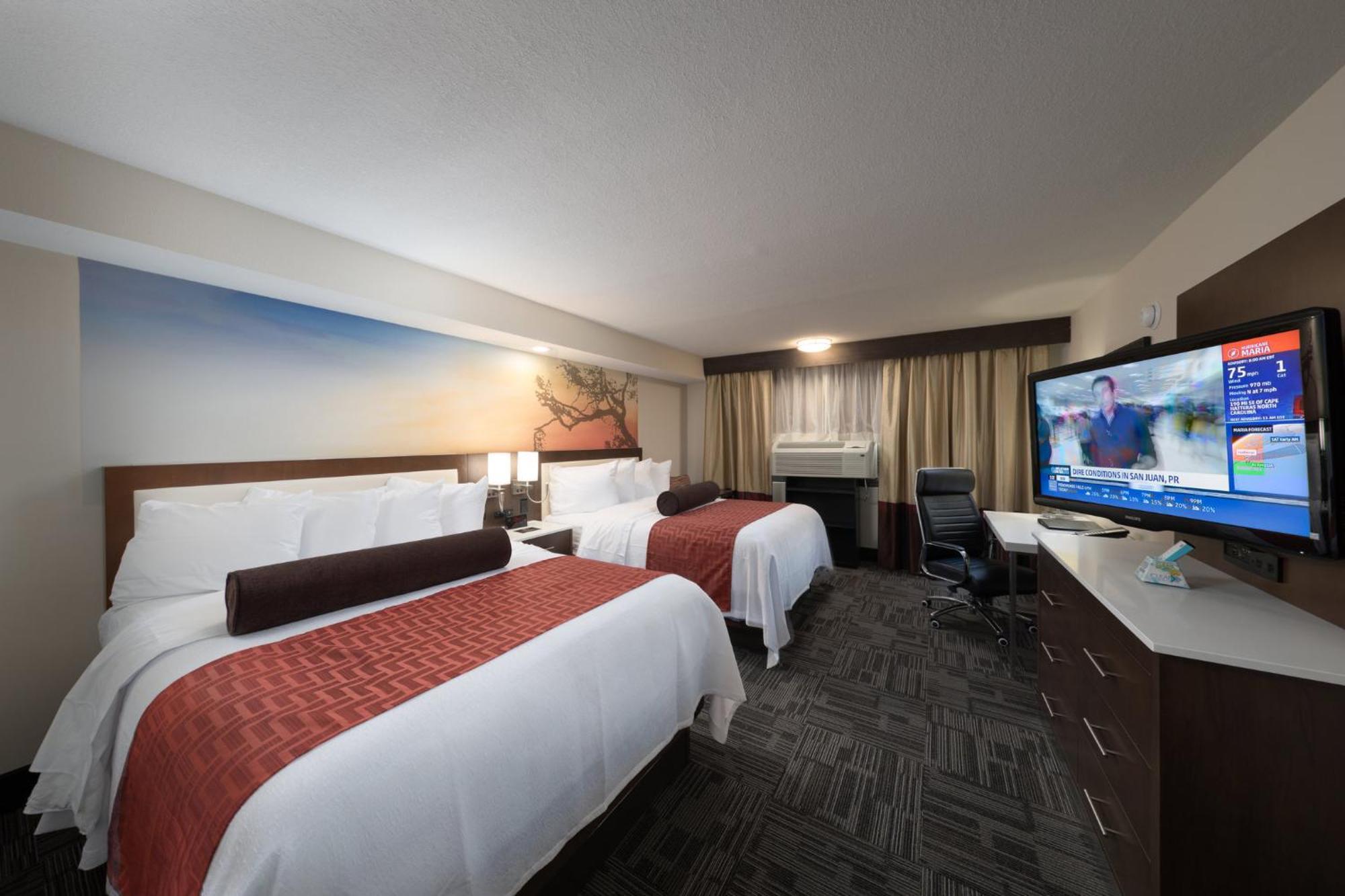 Holiday Inn Brookfield - Milwaukee By Ihg Exterior photo