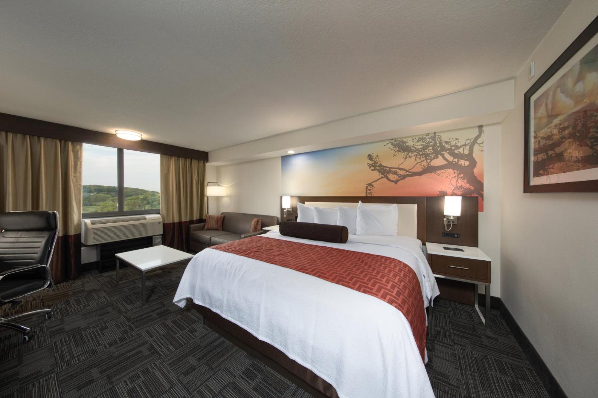 Holiday Inn Brookfield - Milwaukee By Ihg Exterior photo