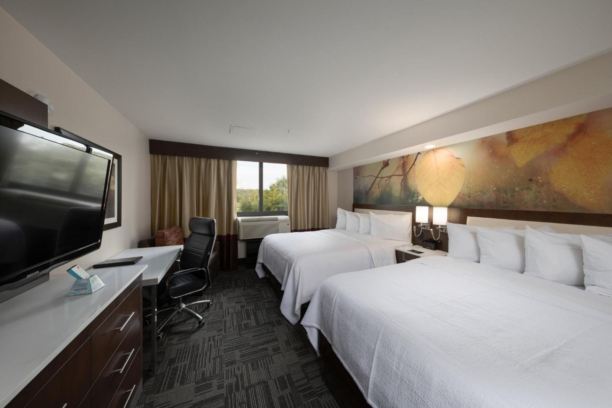 Holiday Inn Brookfield - Milwaukee By Ihg Exterior photo