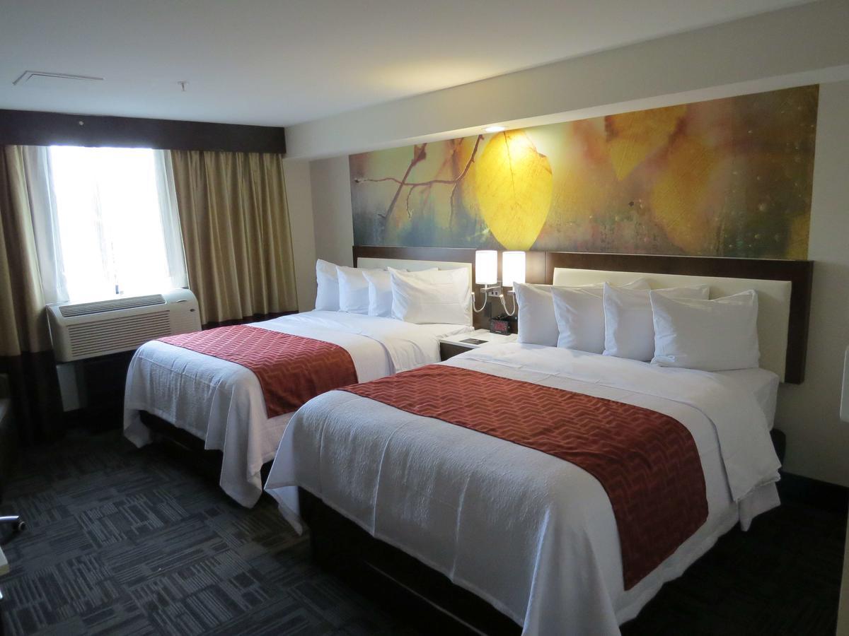 Holiday Inn Brookfield - Milwaukee By Ihg Exterior photo