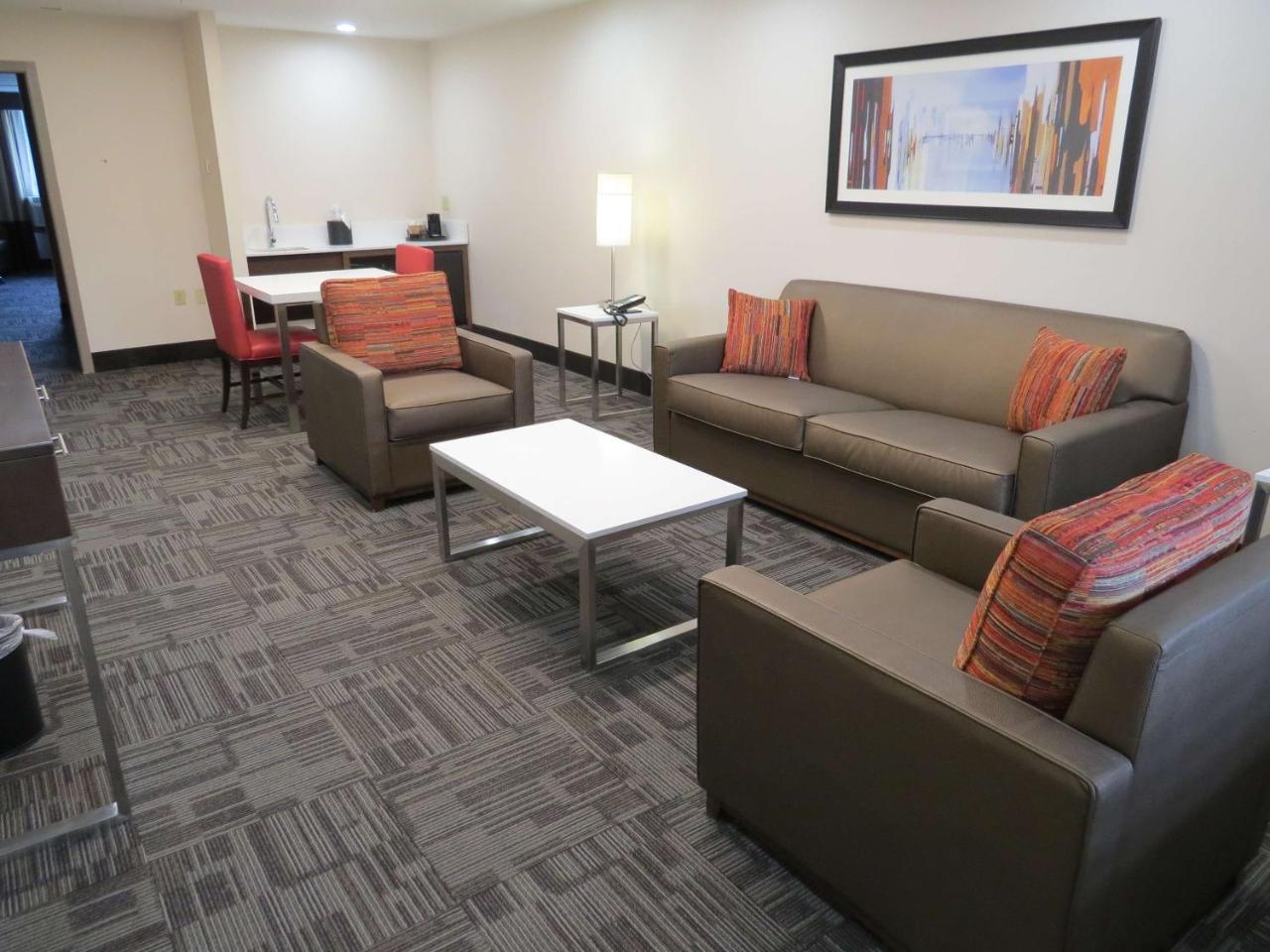 Holiday Inn Brookfield - Milwaukee By Ihg Exterior photo